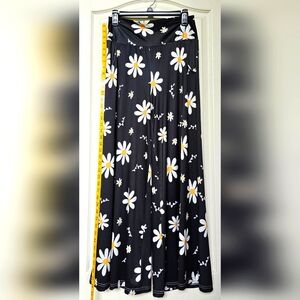 Black Daisy-Print Wide Leg Pants - Black/White/Yellow